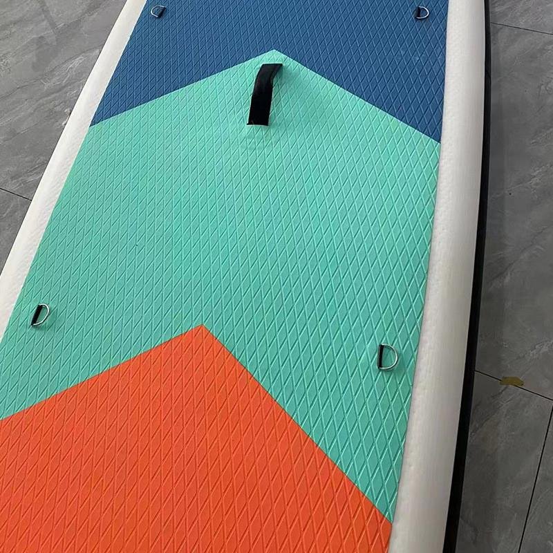 SUP BEGINNERS, LIGHT-SIZE ADULT SURFBOARDS ON INFLATABLE WATER OUTSIDE THE HOUSE