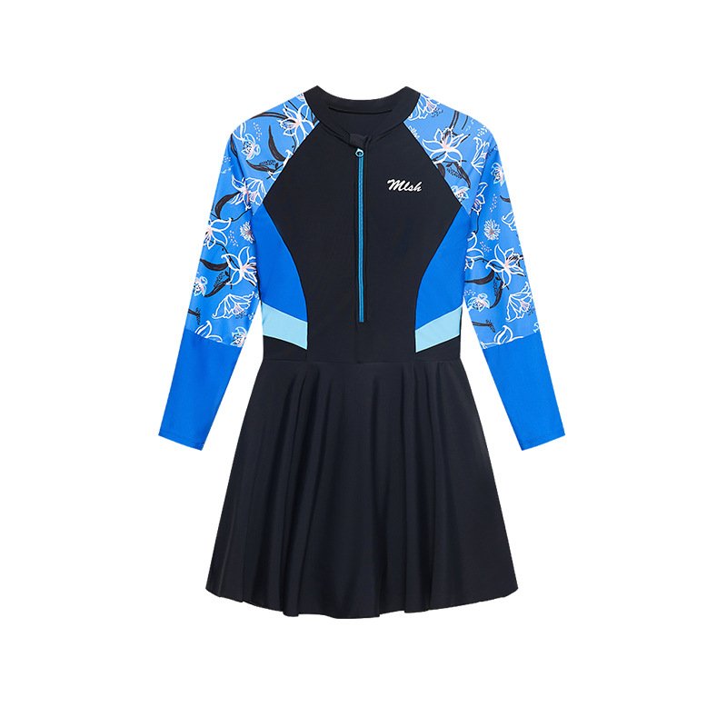THE LADY'S NEW SWAM SUIT IS A LONG, LONG-SLEEVED SURFING SUIT