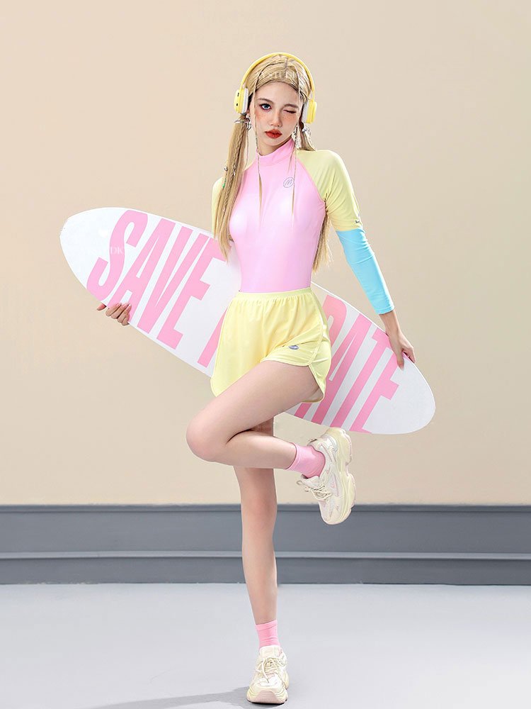 A new 2024 in a bathing suit for a long-sleeve sun-proof student spa surfing suit