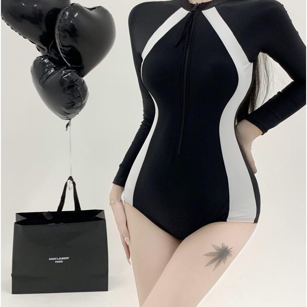 koreains swimsuit girl with a long-sleeved long-sleeve suit and a bathing suit for a student with a sunscreen wet suit