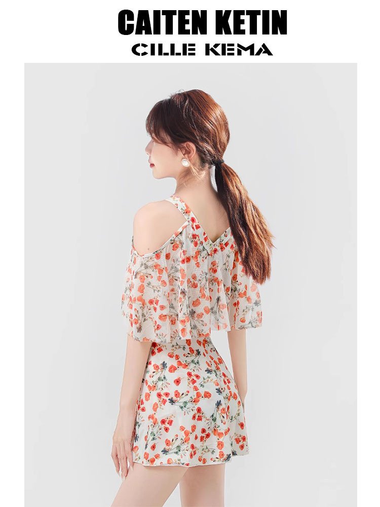 JAPAN'S FASHIONABLE GM SWIMSUIT GIRL WITH A CHUBBY CHUBBY CHUBBY DRESS AND A THIN SPRING SWIMSUIT