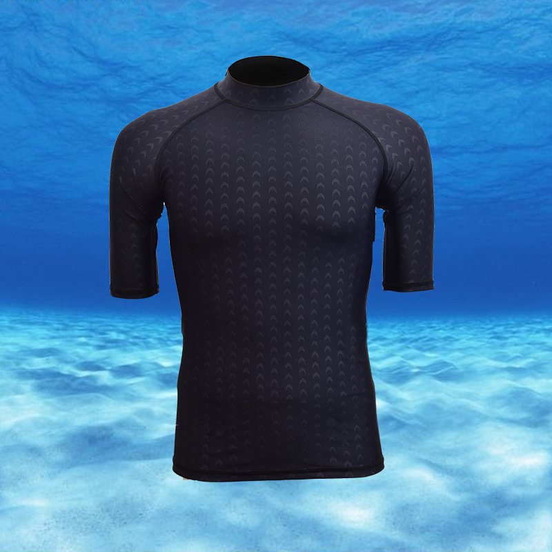 A man's bathing suit for water-spill drying of shark skin, half-sleeve of winter swimsuit, snorkel-swam-swam