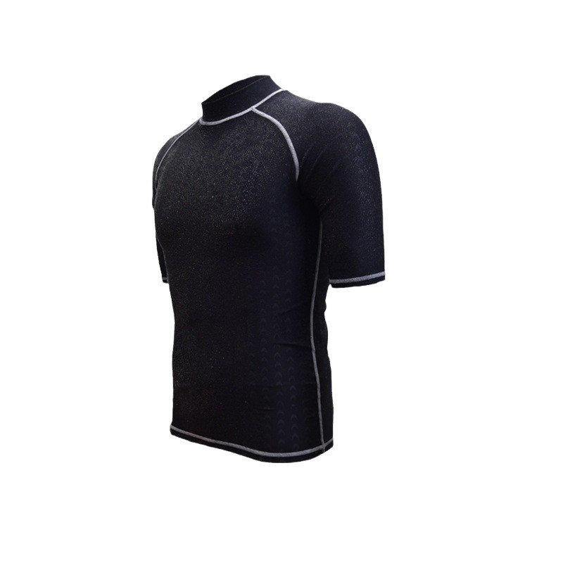 A man's bathing suit for water-spill drying of shark skin, half-sleeve of winter swimsuit, snorkel-swam-swam