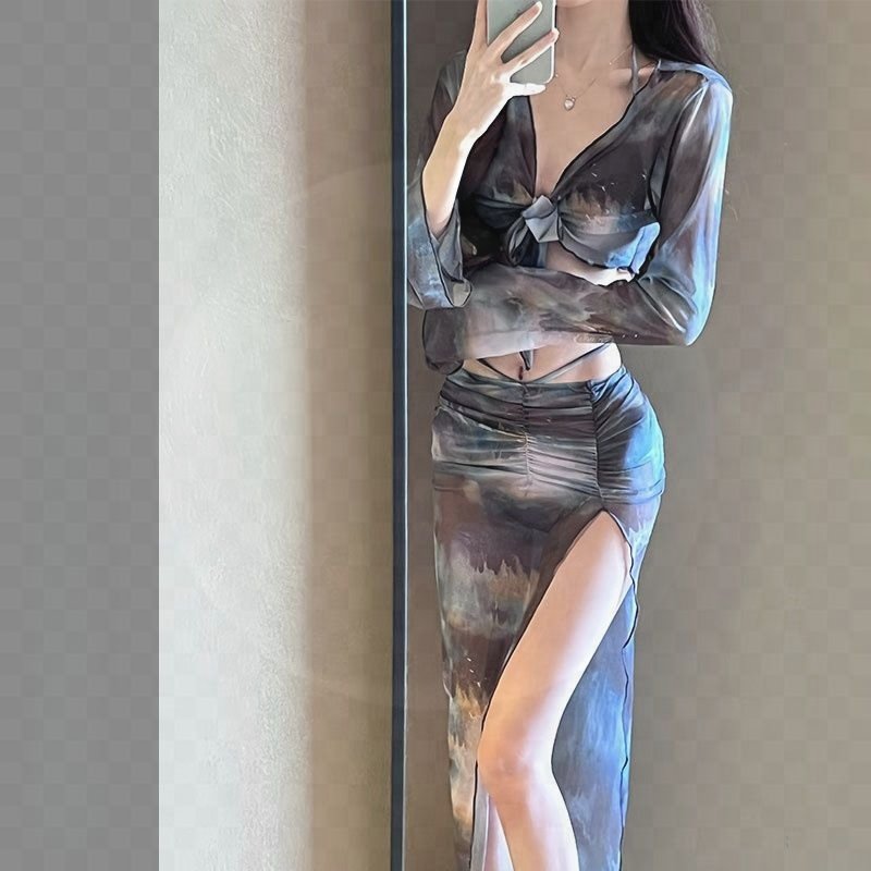 Long skirts, four sexy O-Meds, skinny-skinny swimsuits, hot springs