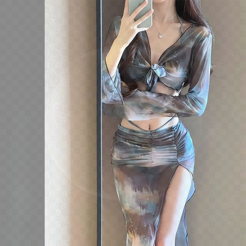 Long skirts, four sexy O-Meds, skinny-skinny swimsuits, hot springs