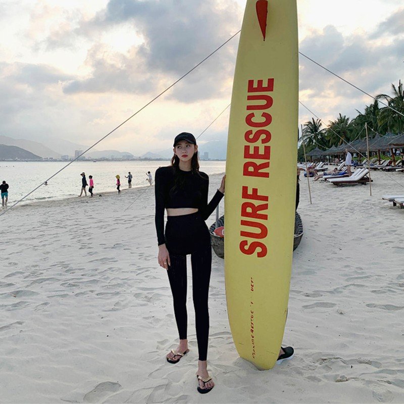 korea's new 2024 long-sleeved short-sleeved-conservatized bikini, two sets of seaside surfing suits