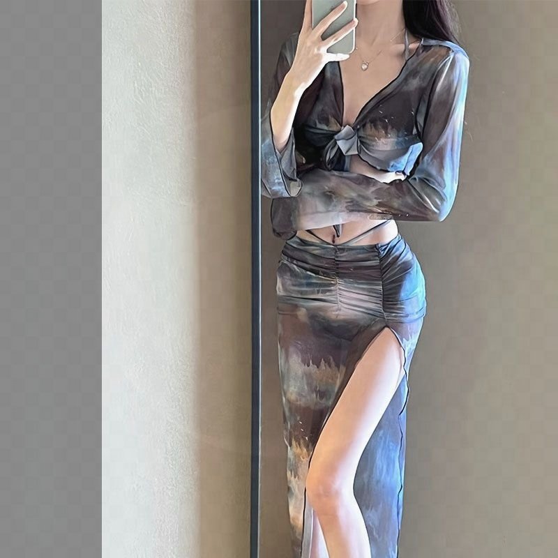Bikini's four-piece bathing suit, 2024 new, long-sleeved, long-sleeve-covered, skinny swimsuit girl