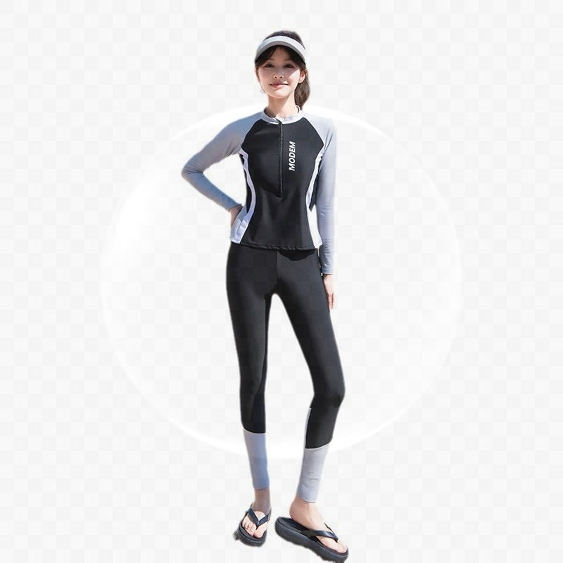 A bathing suit full of sunscreen long-sleeve swimsuits full of jellyfish-swamsuits