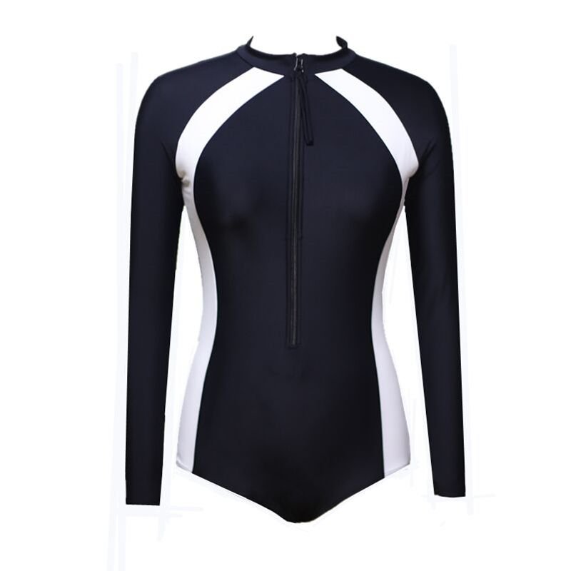 The bathing suit girl, Natsumi, has a skinny, sexy long-sleeved, long-sleeved surfing suit with a bikini