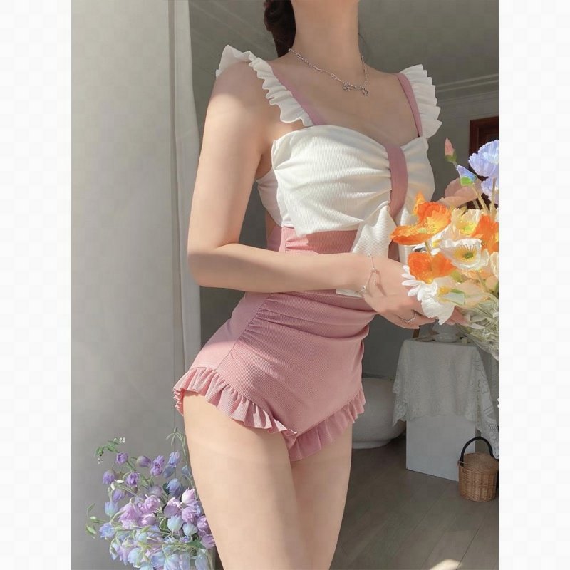 the bathing suit girl's new 2024 conservative south korean ins with a scrawny waist over his belly