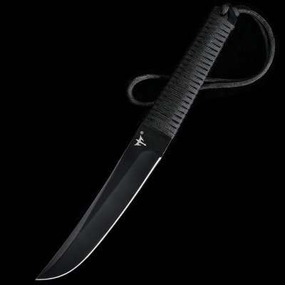The field camp for outdoor survival uses a lot of knives with a high-strength