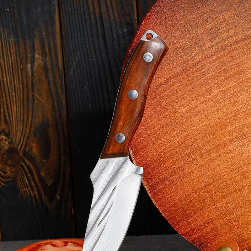 home camping with a small knife and a fruit knife with a mongol hand and a meat knife to climb the mountain