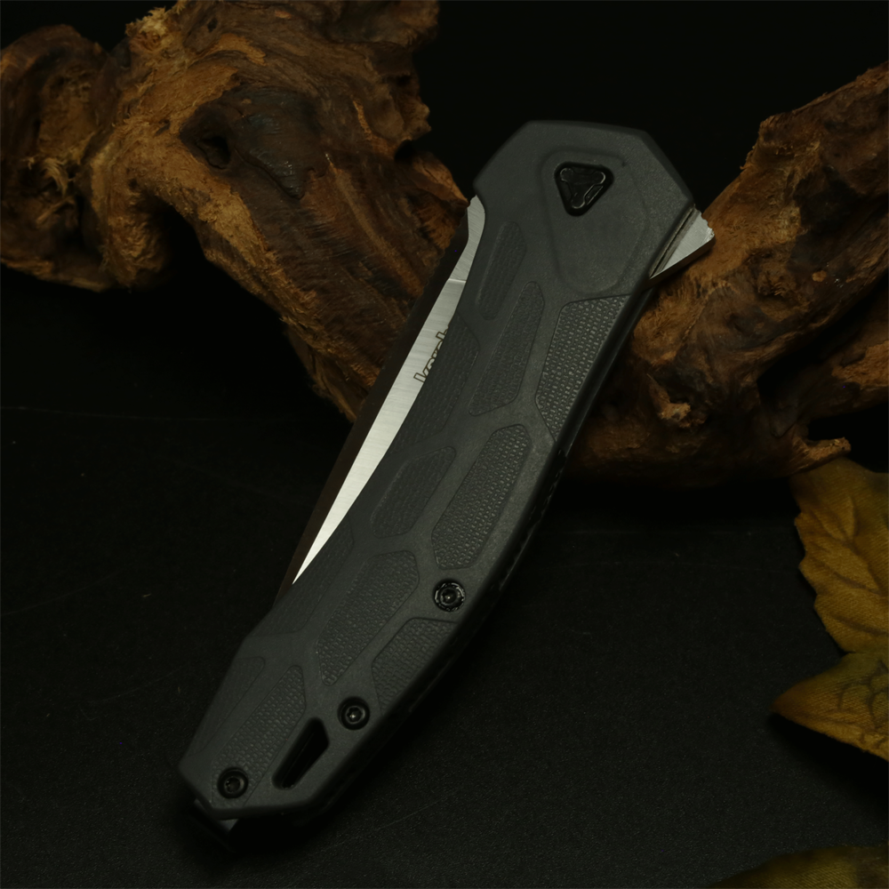A high-hard-out-of-the-door survival folder and a bag of fruit knife and a field camping knife, 2042