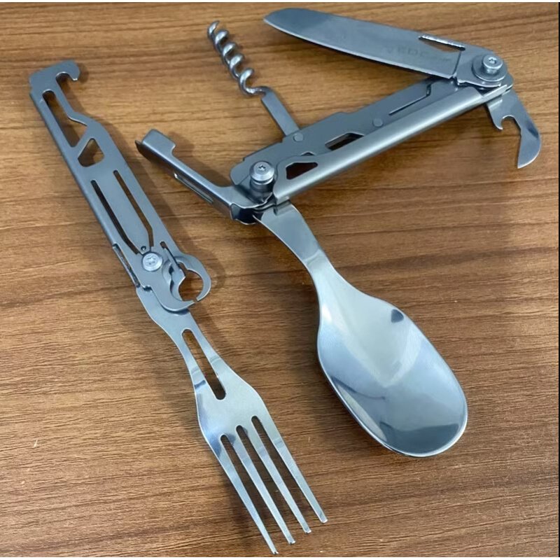 A new multi-purpose camping kit can be used to travel with a folding knife and fork