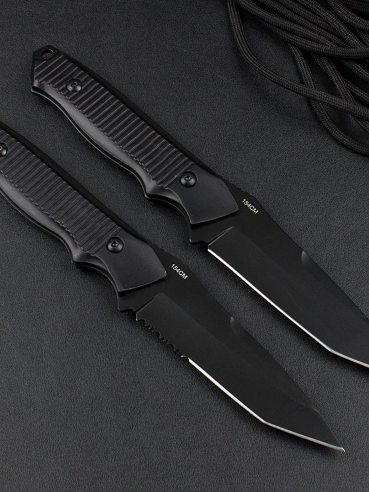THE CAMPING EQUIPMENT FOR SURVIVAL OUTSIDE THE HOUSE HAS A SHARP BM140BK HUNTING KNIFE, A MULTIPURPOSE KNIFE
