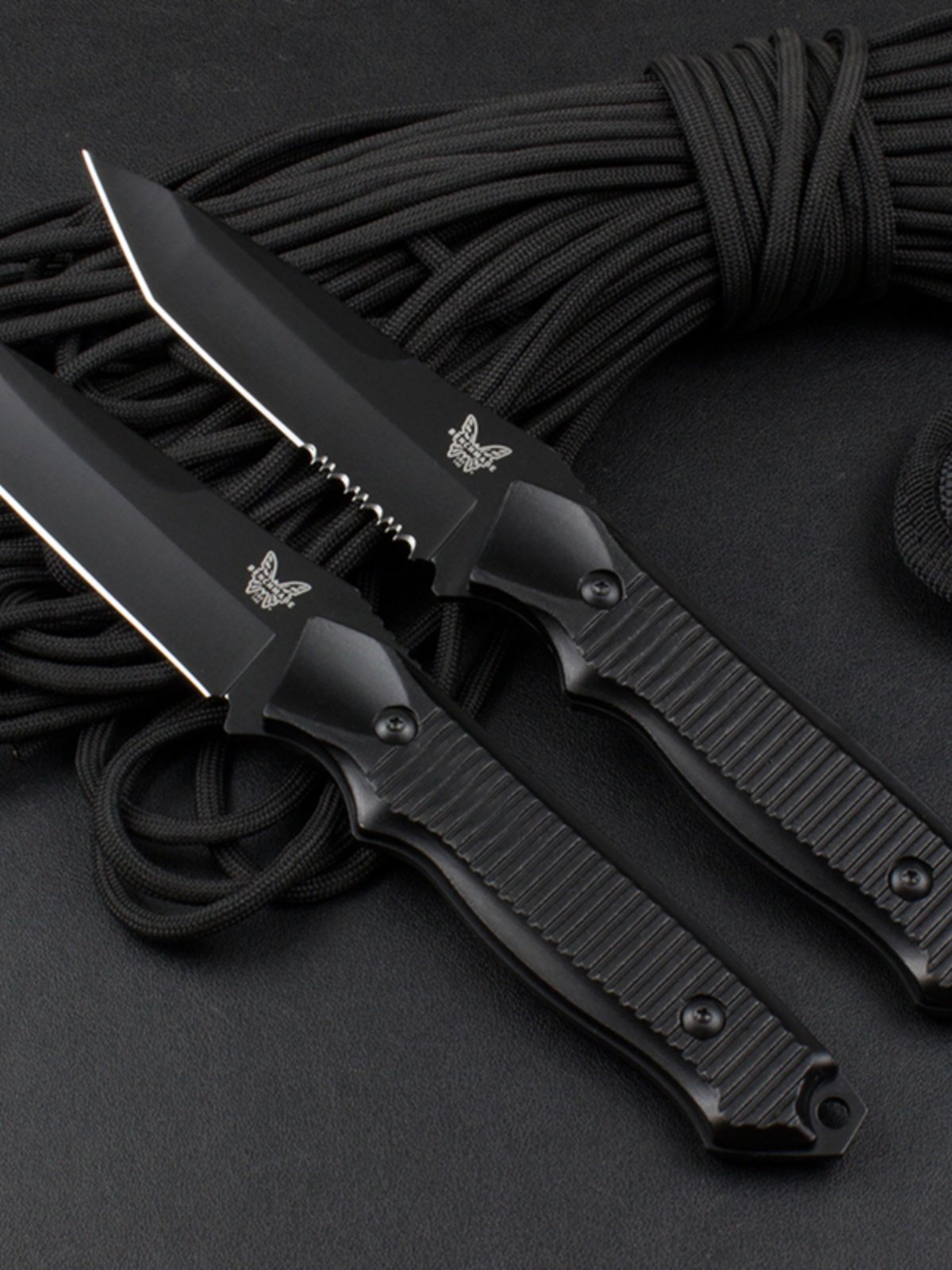 THE CAMPING EQUIPMENT FOR SURVIVAL OUTSIDE THE HOUSE HAS A SHARP BM140BK HUNTING KNIFE, A MULTIPURPOSE KNIFE