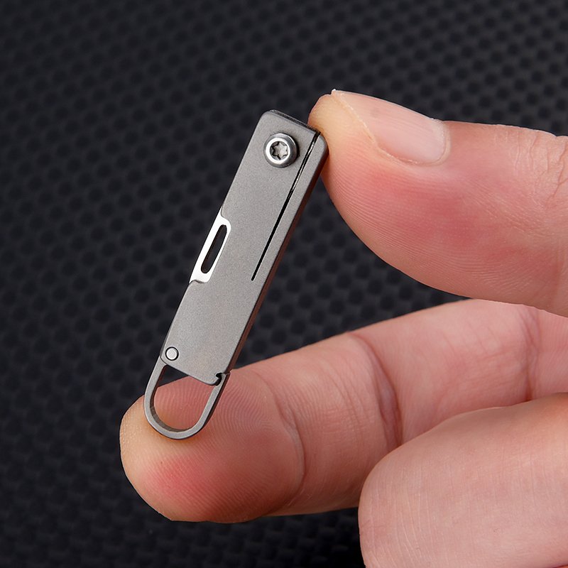 The titanium alloy, with a little knife and a little knife and a little cleavage and an open and delivery knife