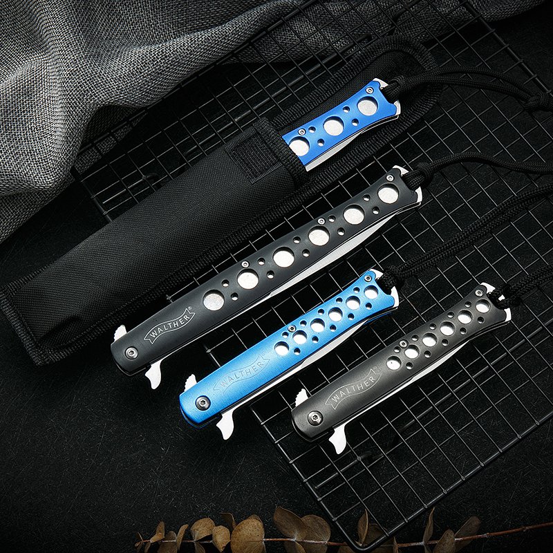 The stainless steel knife is a high-intensity, high-intensity external folding of the fruit knife and the mini-coloured military engineer camping knife
