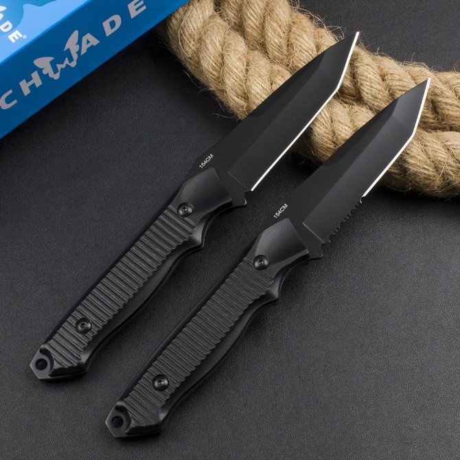 A straight-on-the-air field knife, butterfly knife