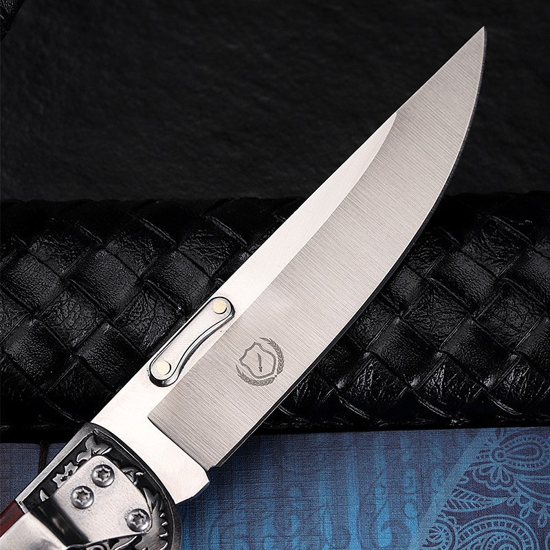 Colombia's outdoor knife for protection and survival