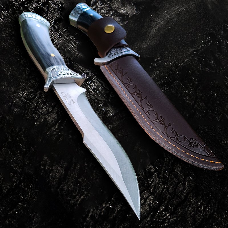 The field camp for outdoor survival uses a lot of knives with a high-strength