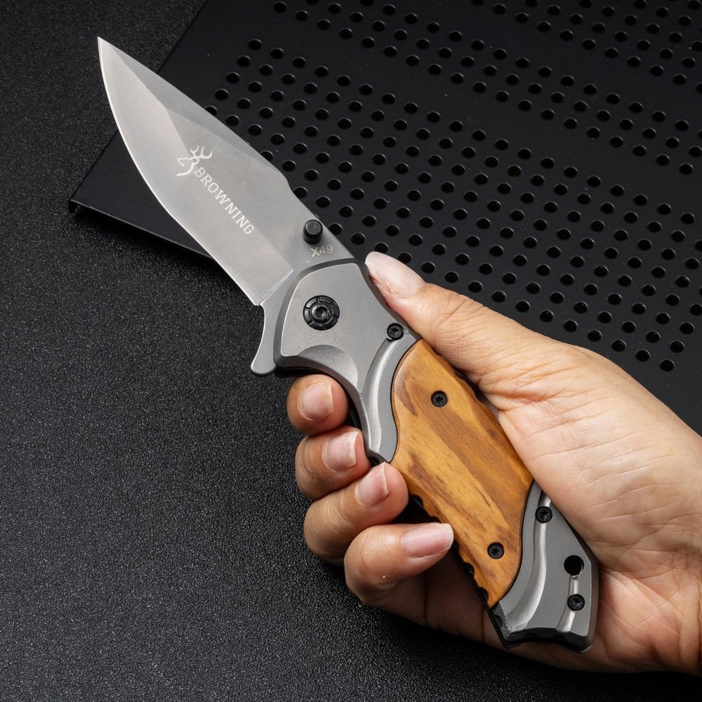 The exterior knife folds the field life knife, and he goes with it to camp with the fruit knife