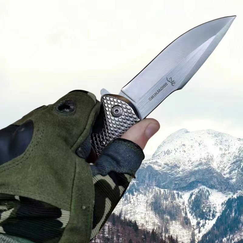 An outdoor folding knife, multi-purpose self-defense, camping in the field for life