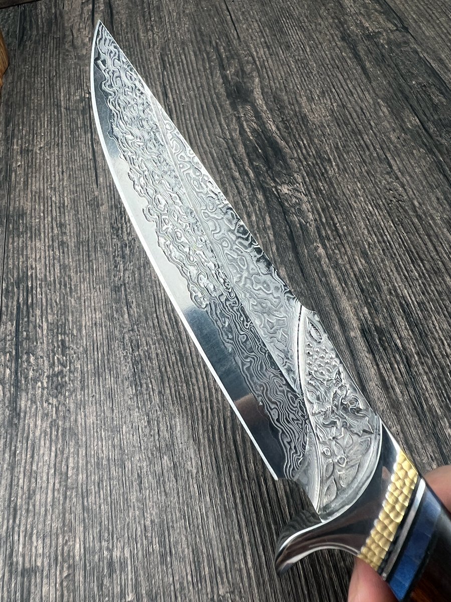 AN OUTDOOR KNIFE WITH A HIGH-STRENGTH VG10 COLLECTION OF DAMASCUS SURVIVAL ARMY FIELD CAMPERS WITH A FRUIT KNIFE
