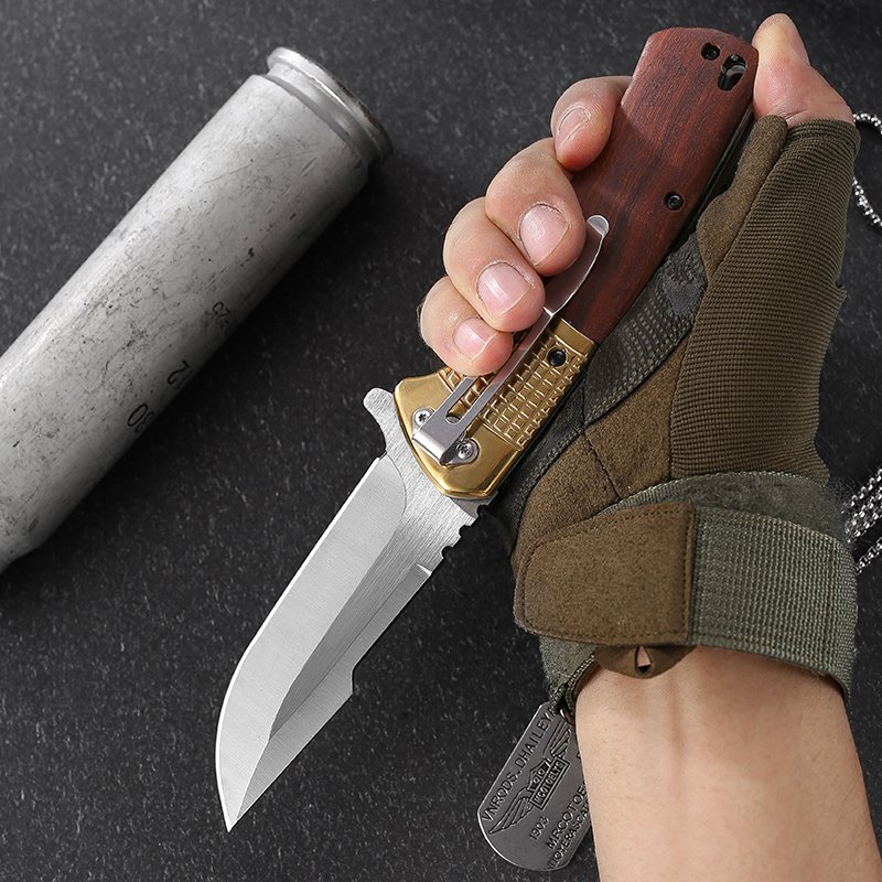 A fruit knife folding a knife outside the house with a guacamole knife and a sharp knife