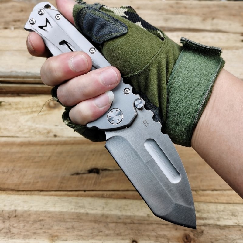 d2-stabbing-on-out knife with field-protected life-saving knife with a steel-to-scrambled knife