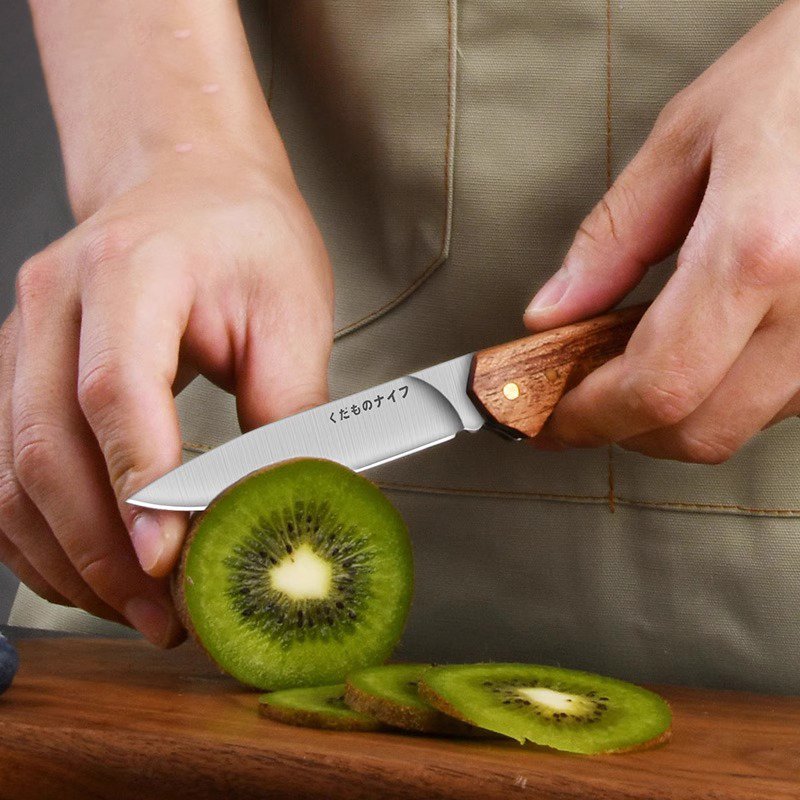 An outdoor knife with a sharp, high-strength, multi-purpose delivery knife with a stainless steel folder