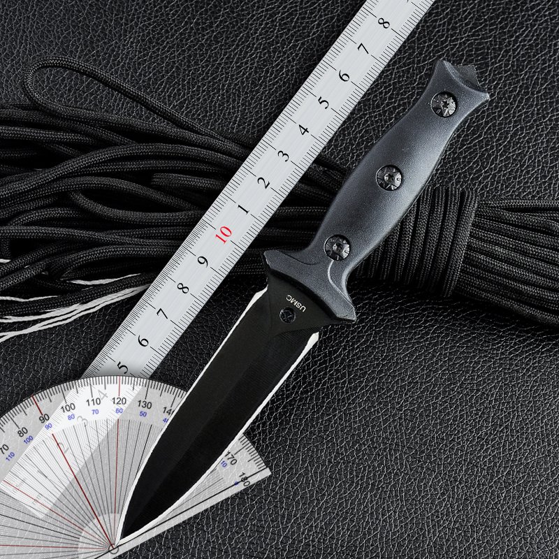 An outdoor survival knife with a defensive tactics knife, a high-strength sharp knife and a field life knife