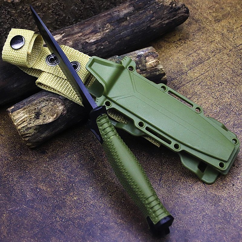 The field camp for outdoor survival uses a lot of knives with a high-strength