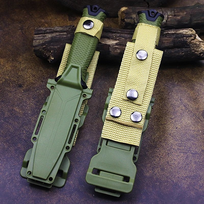 The field camp for outdoor survival uses a lot of knives with a high-strength