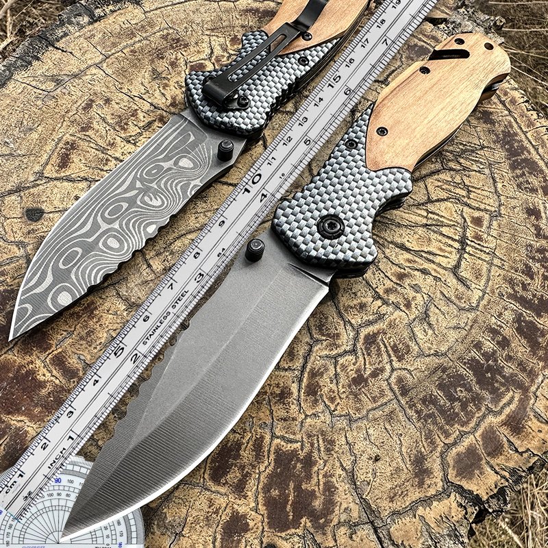 The camper's life knife was accompanied by a sharp, high-strength folding knife, an outdoor survival knife with a body-proof fruit knife