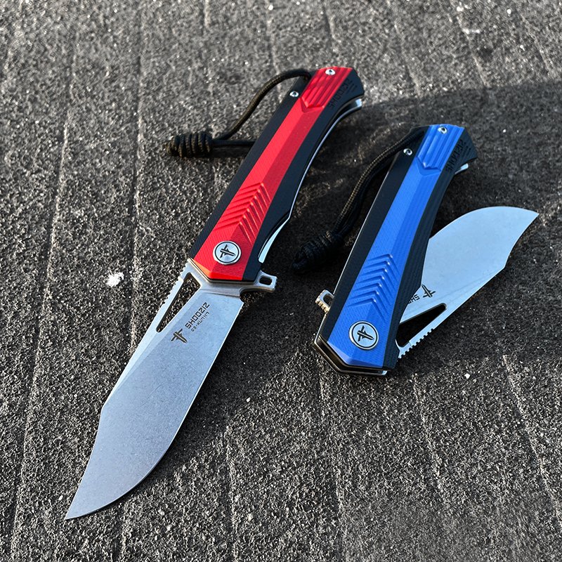 A HIGH-HEAVY FOLDING KNIFE WITH A D2-STABBING D2-TACTICAL FIELD FRUIT KNIFE