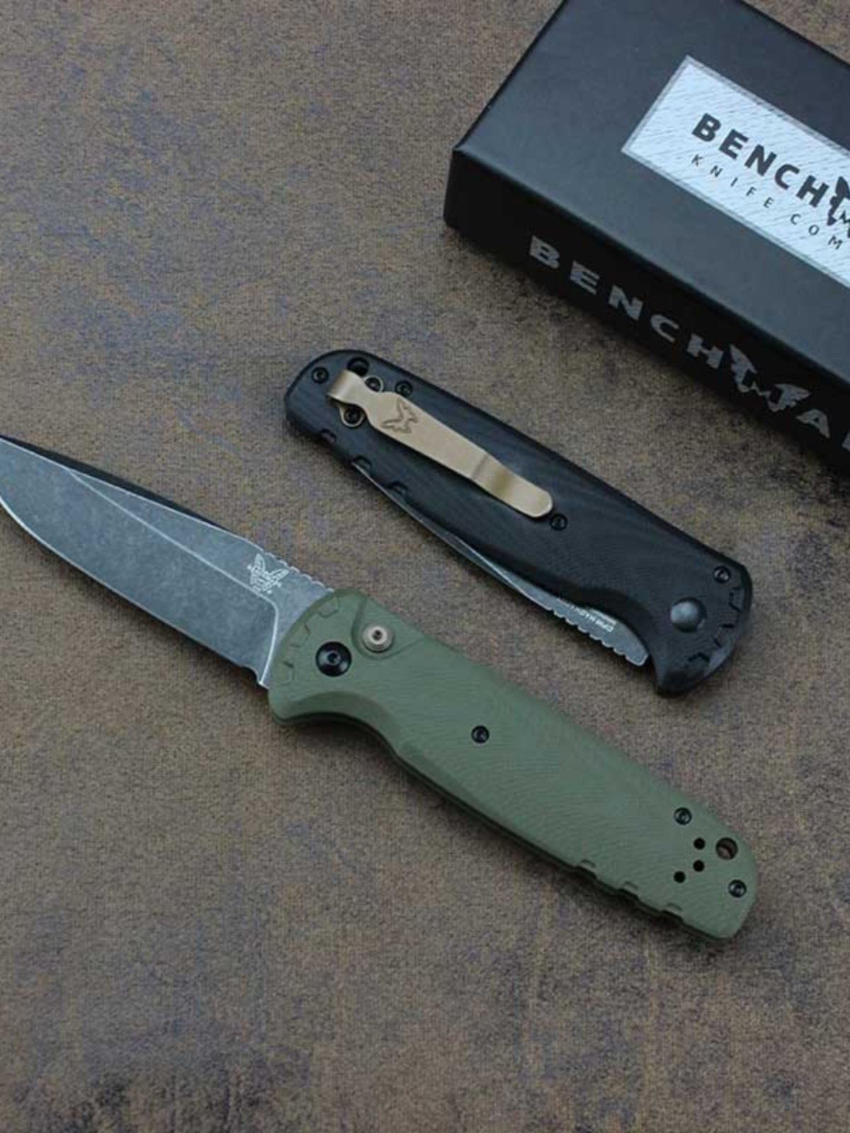 High-hard butterflies, 4,300 exterior folding knives, and a knife for the fruit tools of an outdoor defensive camp