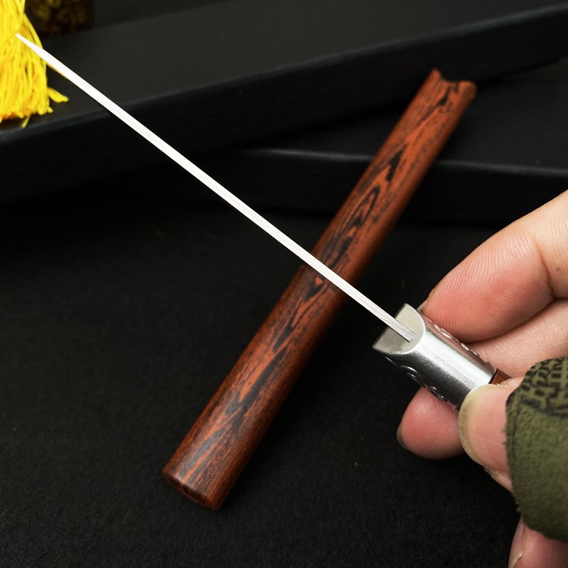 I'll take my hand with my hand, and I'll put my meat knife in my home, with a fruit knife and a new scribble knife
