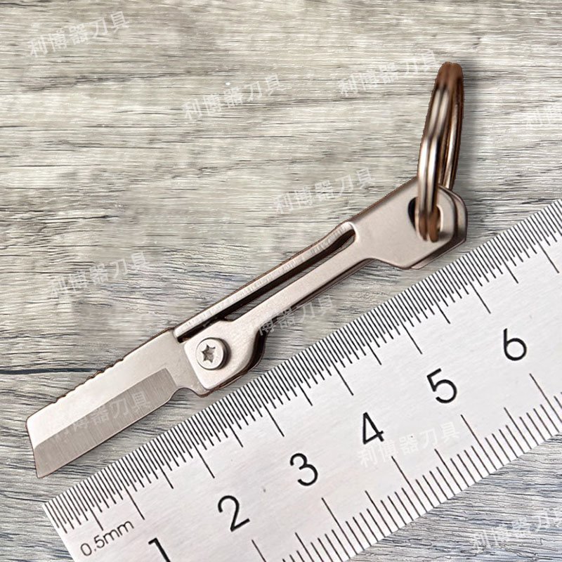 The mini-cracker's pellets, the stainless steel key buttons, and the delivery vehicle opens the box with the leather