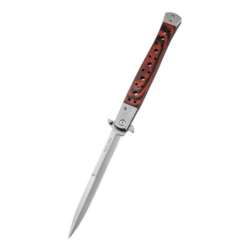 Swordfish has a knife in the field, a knife in the field