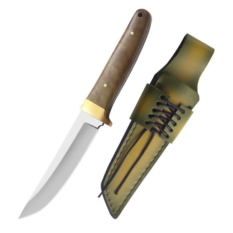 The field camp for outdoor survival uses a lot of knives with a high-strength