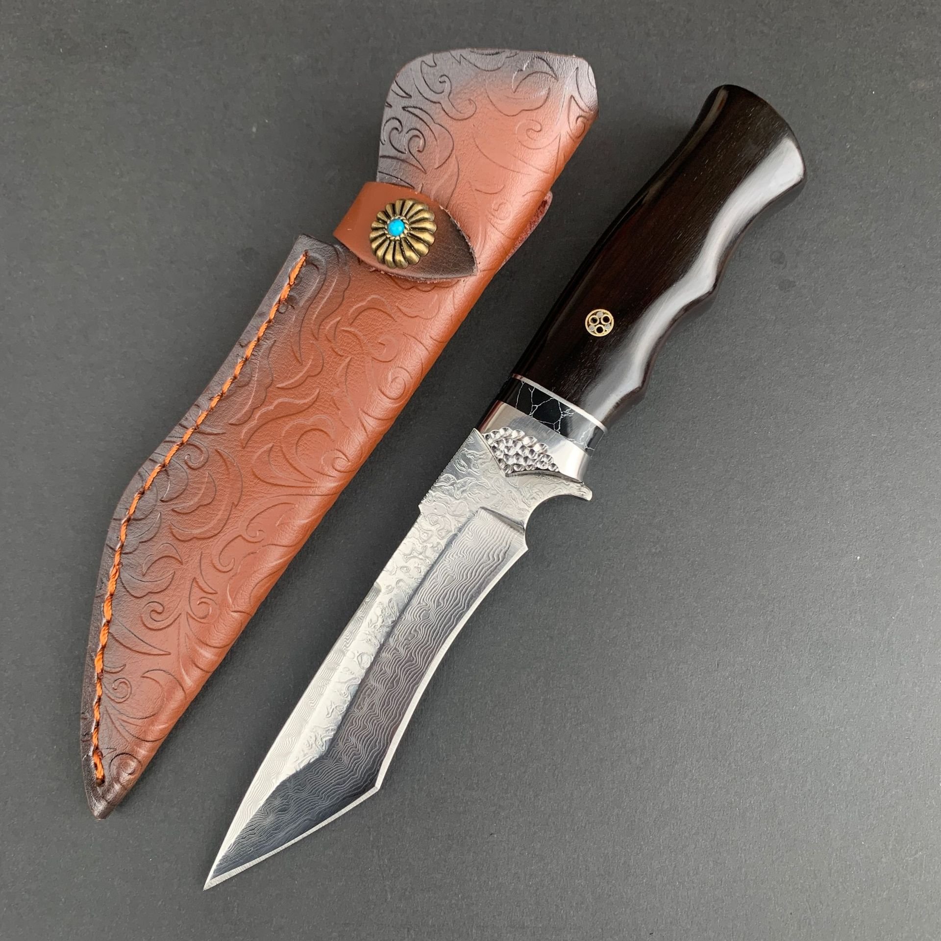 Straight-on-the-squaw
