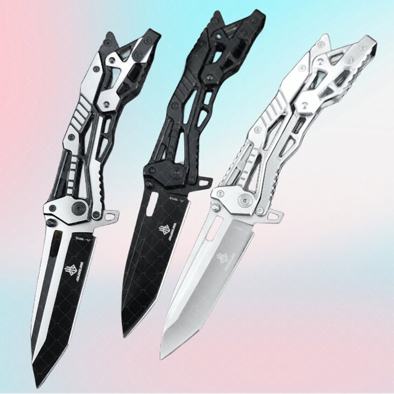 The campers were able to save their lives with a pair of small knives, and a nice fruit knife carrying a delivery knife