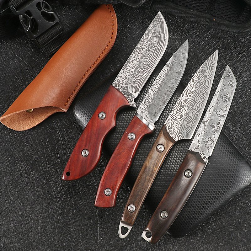 The field camp for outdoor survival uses a lot of knives with a high-strength