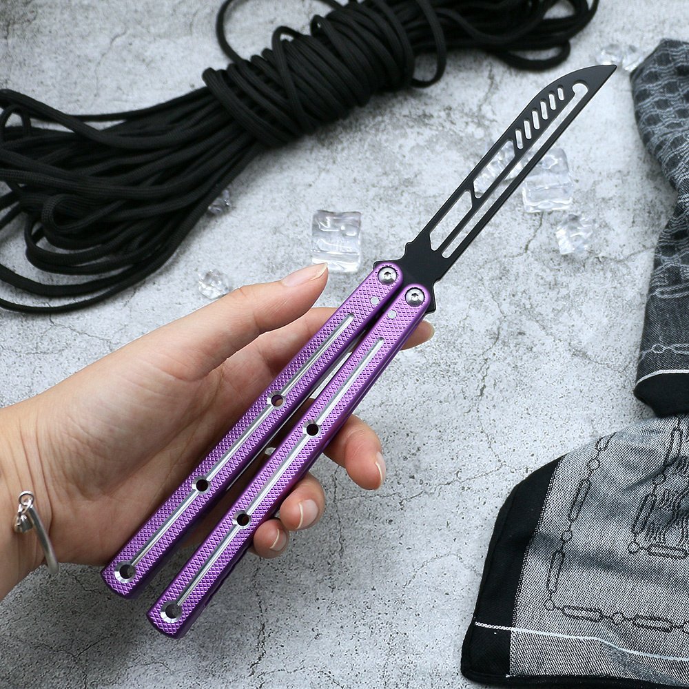 The squid one-handed sea demons trained the butterfly knife to fold it unopened and practiced the handshake knife protection tool
