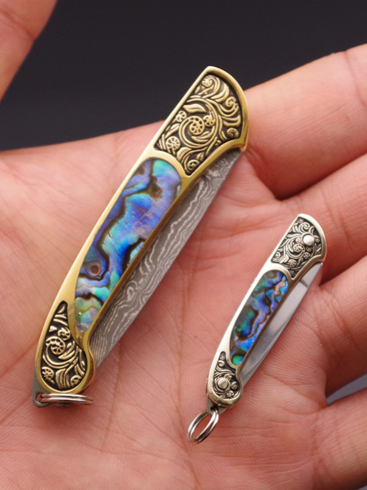 Damascus's mini-save outside, sharp defensive knife with a fruit knife and a brass shell key button