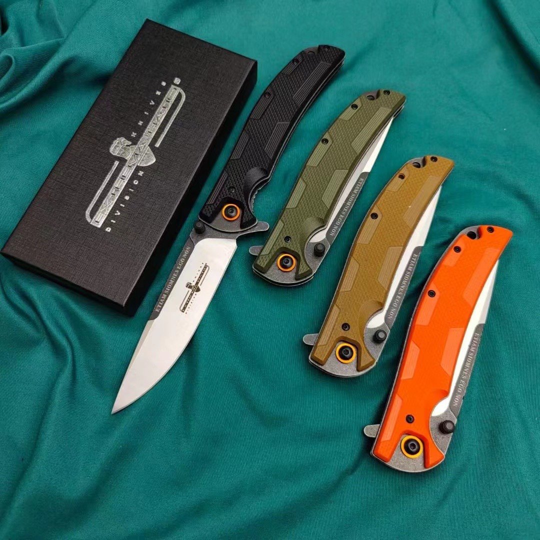 A small knife for protection and a fruit knife for Damascus with a high-strength crutches and a multi-purpose knife for camping