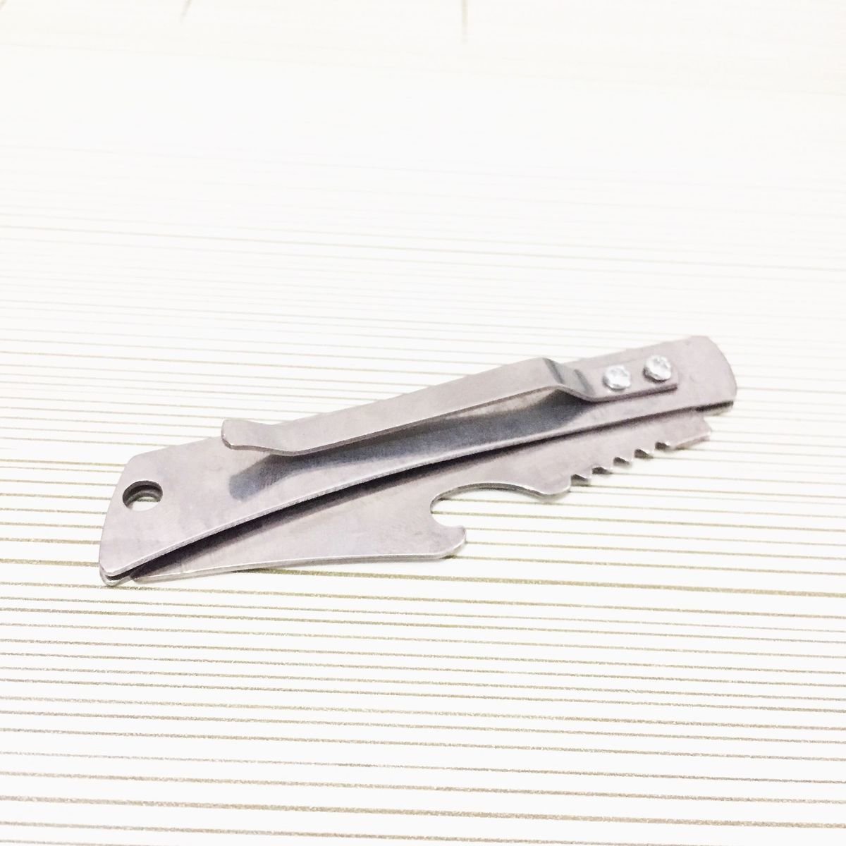 Folding little knives and carrying fruit and stainless steel portable mini-key buttons and delivery knives