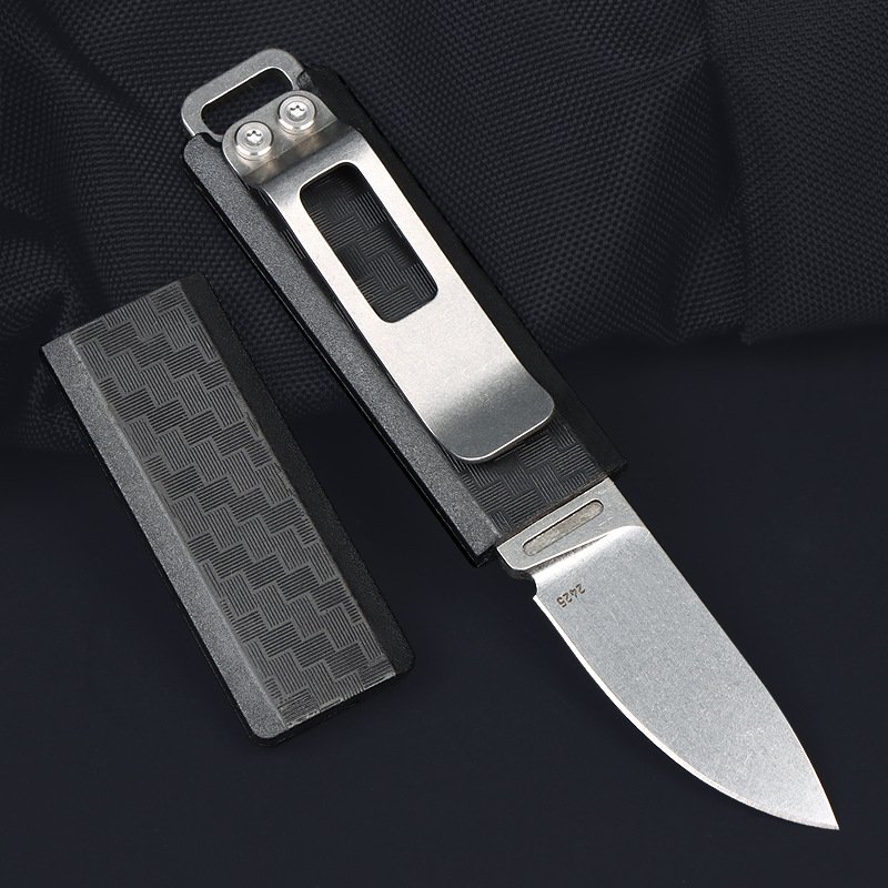 The camper with a field knife, 2425, a life knife, a one-size-fits-all knife and a stainless steel fruit knife