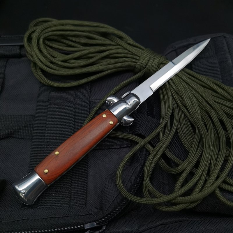 the italian mafia short sword cssgo has a high-strength sharpakc blade with a cold weapon